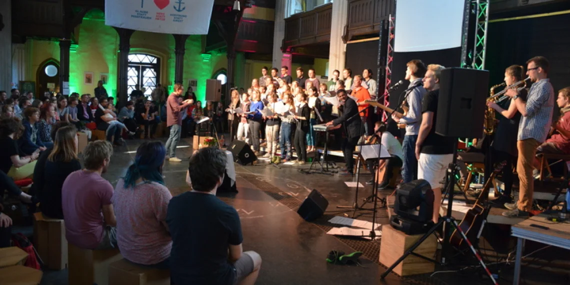 Bänke raus.001.jpeg