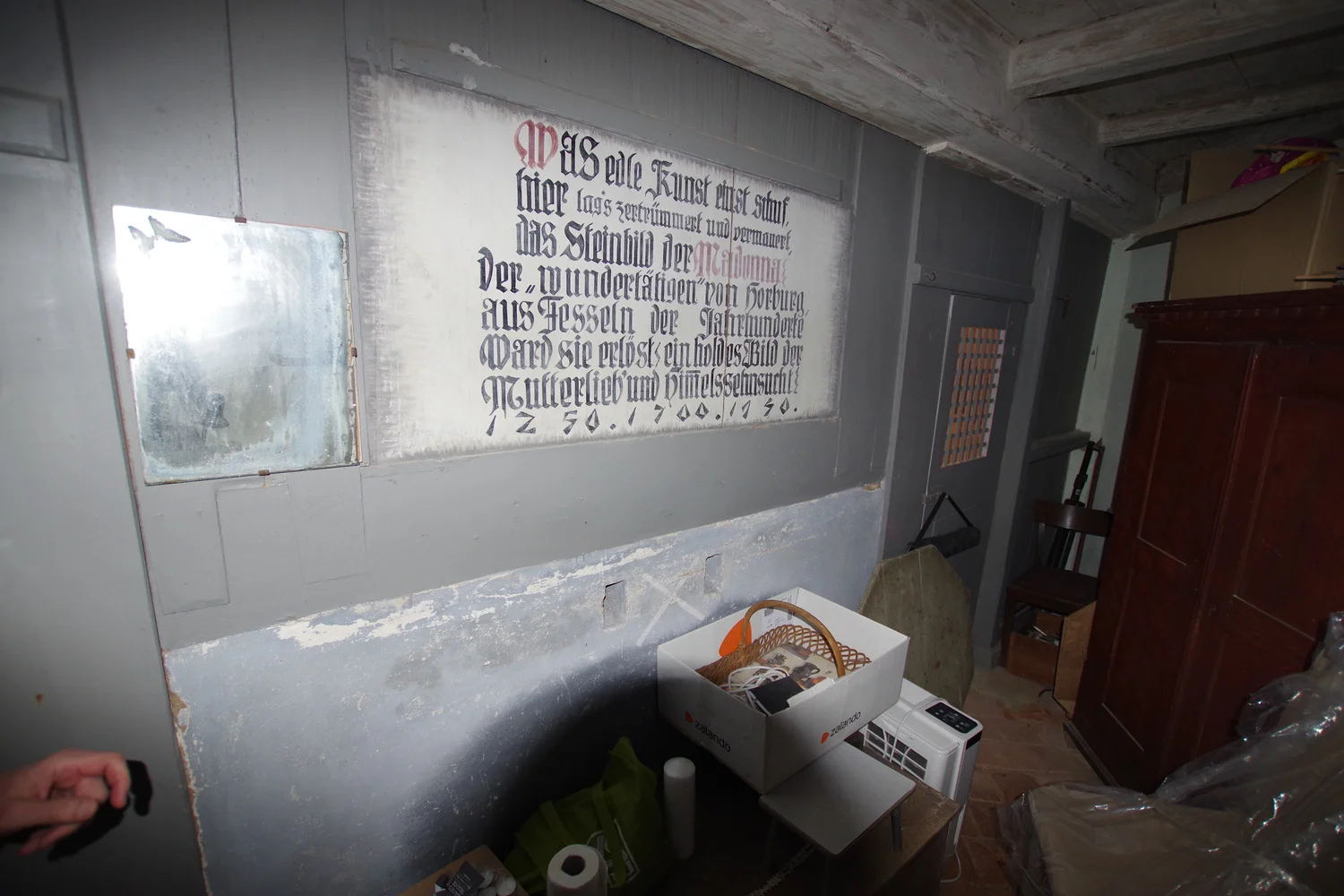 8 Altarinschrift.jpg