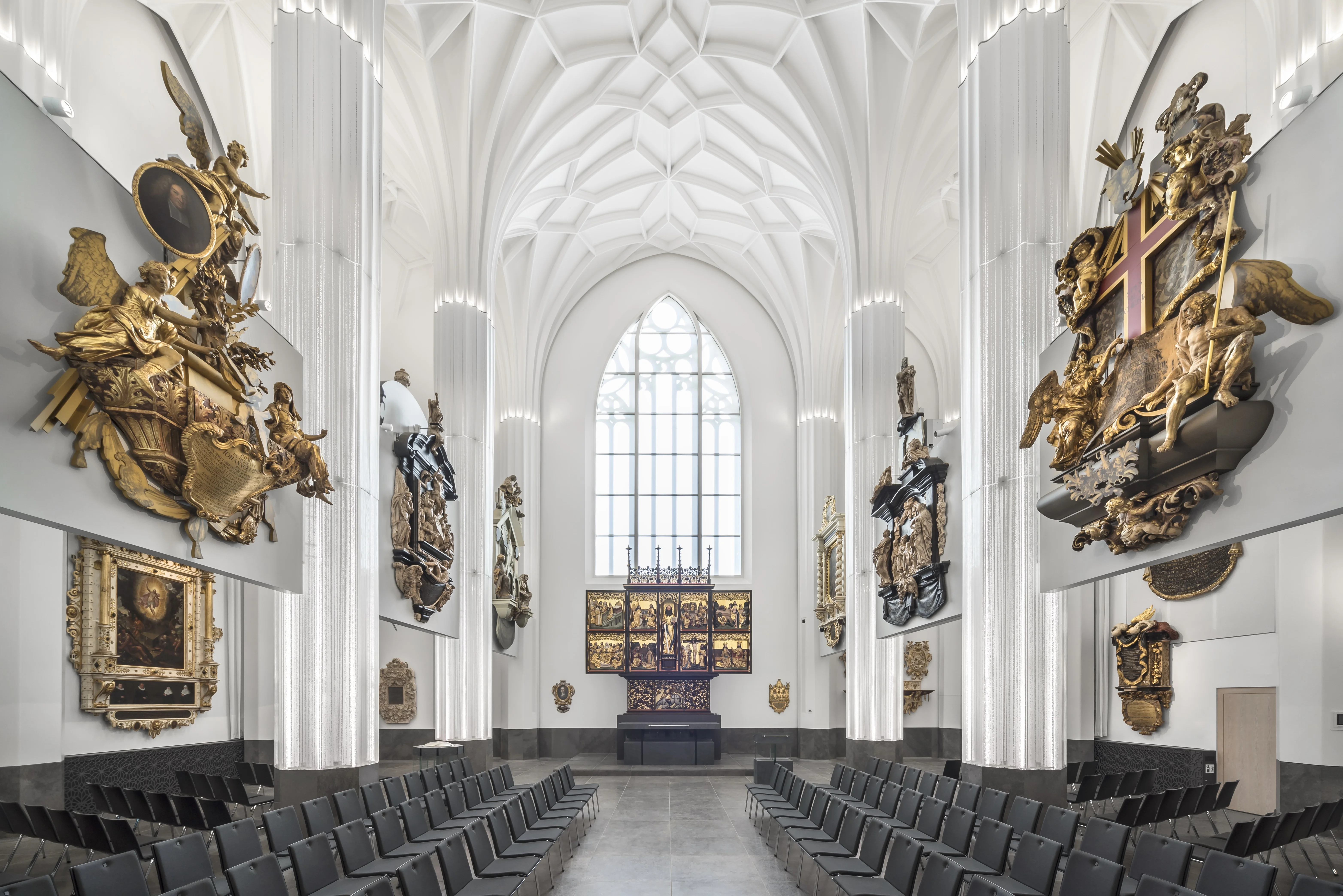 8_Kustodie Foto 1 Innenansicht Paulinum_SSP7051 korr.jpg